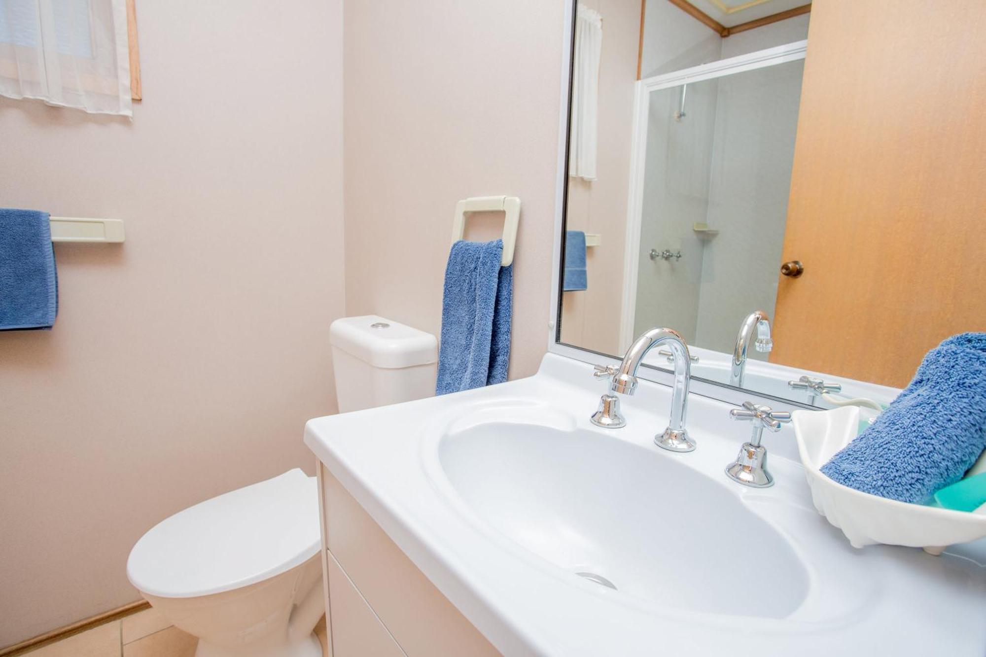 Big4 Batemans Bay At Easts Riverside Holiday Park Room photo