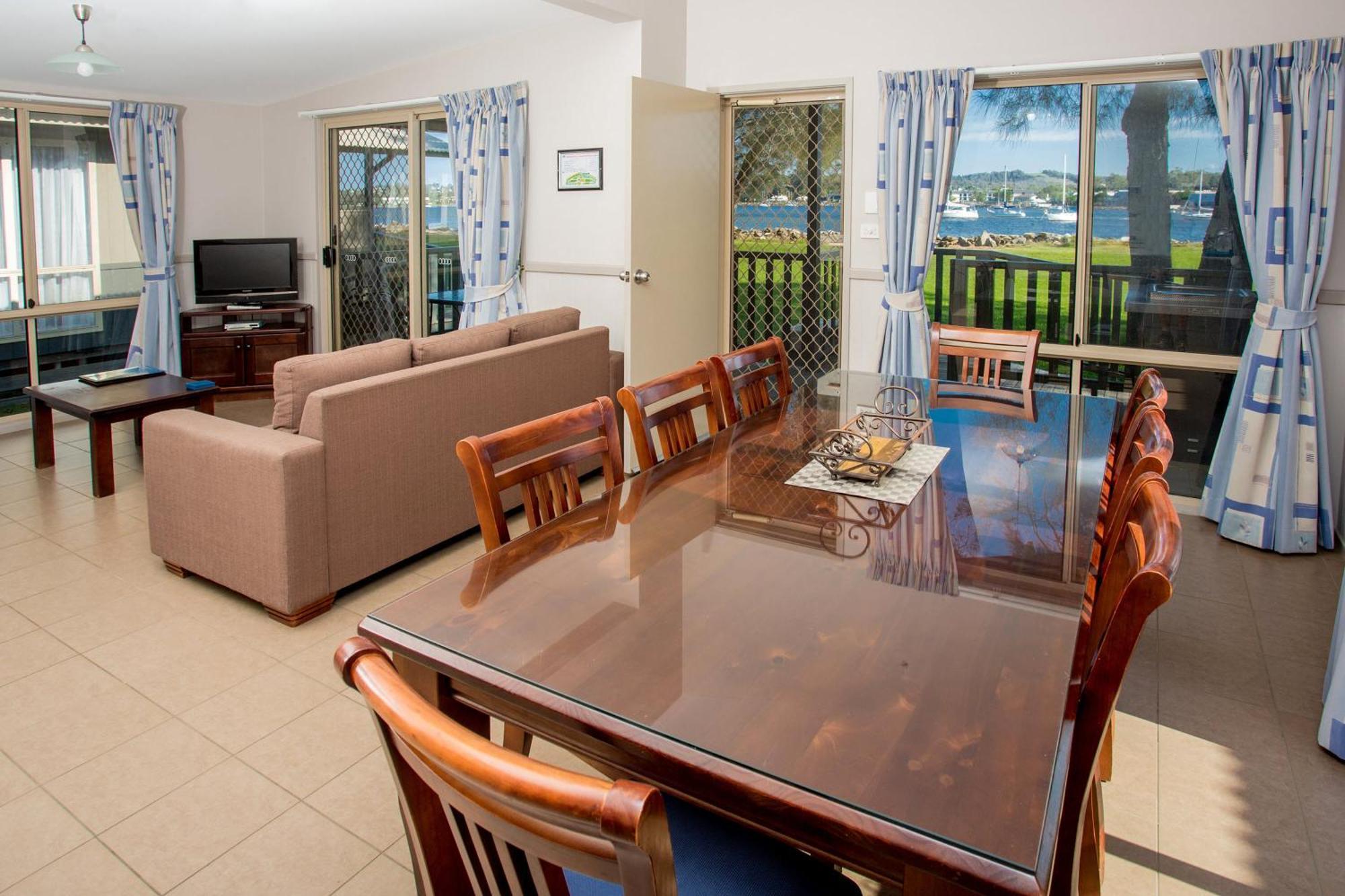 Big4 Batemans Bay At Easts Riverside Holiday Park Room photo